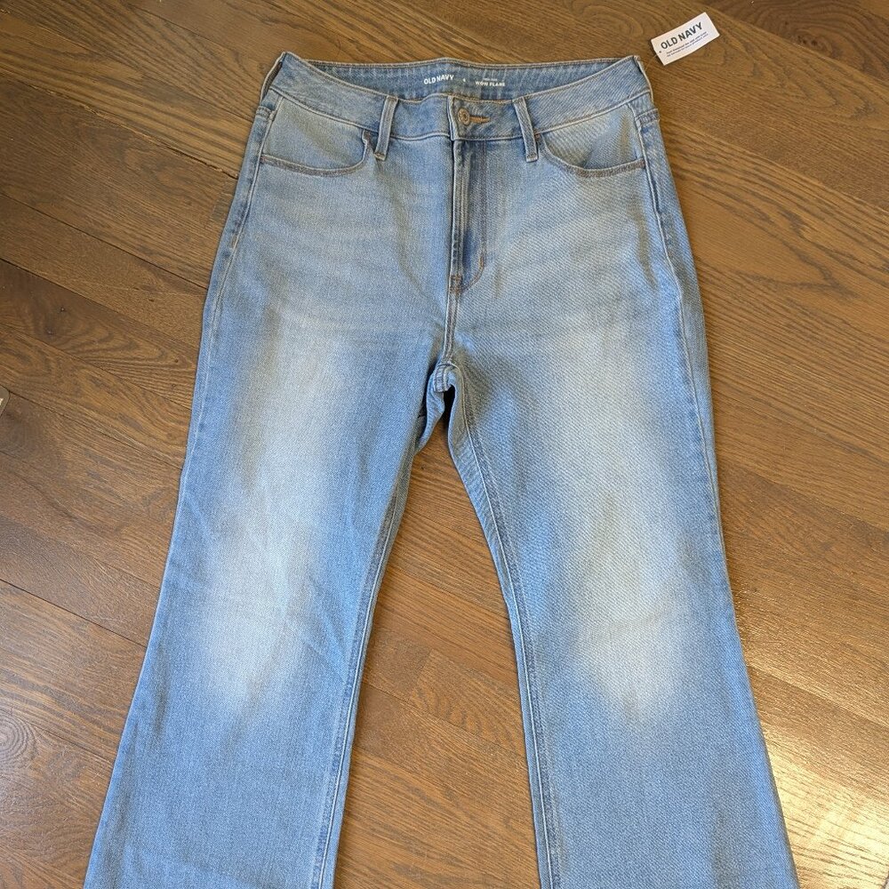 Old Navy High-Rise WOW Flare Jeans Light Wash Zipper Fly, Size 6 Reg NWT